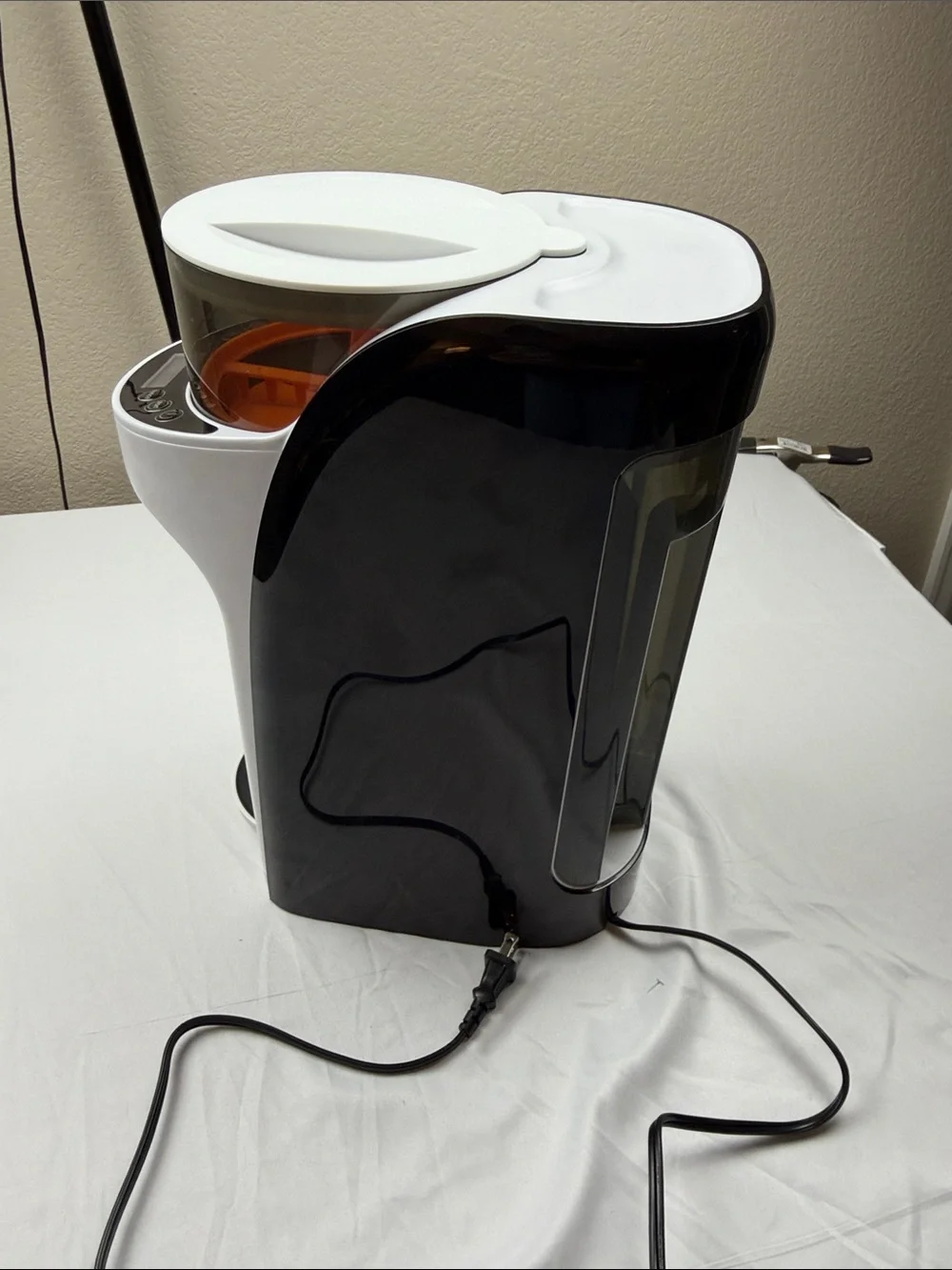 Baby Brezza Formula Pro Powder Dispenser in White